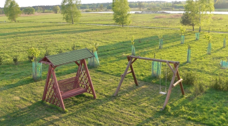 Piaskownica i huśtawki